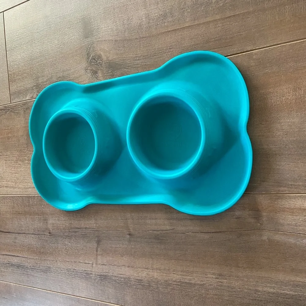 Hubulk Pet No Spill Non-Skid Silicone Mat Food Bowl for Water and Food - Small